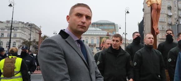 Robert Bąkiewicz z członkami Straży Marszu Niepodległości