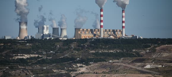 Polska wydała miliardy z ETS na elektrownię jądrową, kolej i rekompensaty dla przemysłu