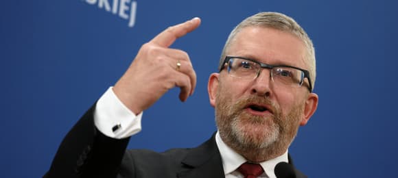 10.01.2025 Warszawa , ulica Wiejska , Sejm . Europosel Grzegorz Braun podczas konferencji prasowej Konfedracji Korony Polskiej trzeciego dnia 26. posiedzenia Sejmu X Kadencji . Fot. Robert Kowalewski / Agencja Wyborcza.pl