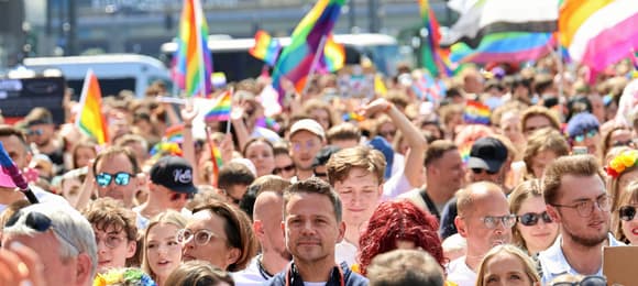 Rafał Trzaskowski podczas Parady Równości 2024