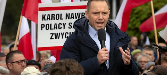 10.05.2025 Bialystok . Karol Nawrocki podczas kampanii prezydenckiej na spotkaniu z mieszkancami na rynku , przy pomniku Pilsudskiego .Fot. Agnieszka Sadowska/ Agencja Wyborcza.pl *** Local Caption *** .