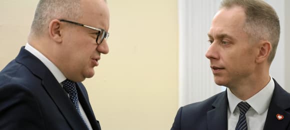 20.05.2025 Warszawa . Al Ujazdowskie , Kancelaria Prezesa Rady Miniastrow . Minister sprawiedliwosci Adam Bodnar (l) i wiceminister obrony narodowej Cezary Tomczyk (p) podczas posiedzenia rzadu .  Fot. Robert Kowalewski / Agencja Wyborcza.pl