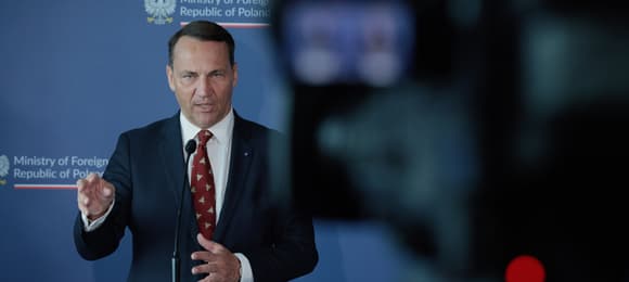Sikorski: NATO will rapidly defeat Russia if it attacks