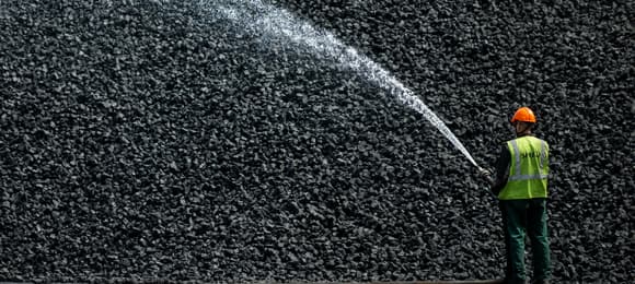 Ponad 2 miliardy ludzi żyje w pobliżu instalacji paliw kopalnych – alarmuje Amnesty International