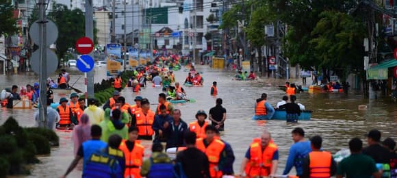90 osób nie żyje po powodzi w Wietnamie