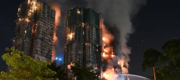 Tragiczny pożar wieżowców w Hongkongu. Trzech aresztowanych