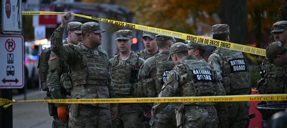 Нападение на солдат Национальной гвардии возле Белого дома. Трамп обвиняет Байдена