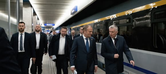 Politycy mówią o kolei, ale mają serca z asfaltu. „Włoszczowa niczego nas nie nauczyła” [WYWIAD]