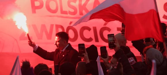 Ментцен будет привлечен к ответственности за поджог факелов на Марше независимости