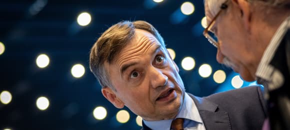 PiS broni Ważniaka, strasząc pacjentów onkologicznych, iż w Polsce nie ma dla nich szansy