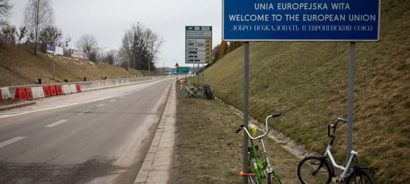 Лукашенко запретил въезд польским и литовским грузовикам