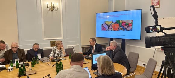 „Autyzm to zatrucie mózgu” – czyli prof. Cichosz bryluje w Sejmie