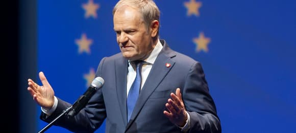 Rząd wygrał, ale przegrał. Opłata klimatyczna przesunięta, pomysłów na wsparcie Polaków nie ma