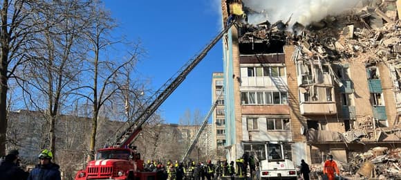 W rosyjskim ataku w Tarnopolu zginęło 25 osób. Ponad 70 jest rannych