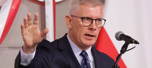 Co zniknęło z raportu komisji Cenckiewicza? Ujawniamy, co zmieniono w dokumencie z BBN