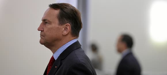 Polski konsulat zdewastowany. Sikorski: „Komuś nie podoba się mur”