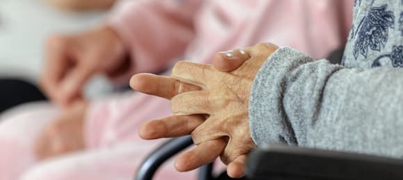 Chory w domu. Jak poprawić dostęp do usług opiekuńczych dla seniorów i osób z niepełnosprawnościami?