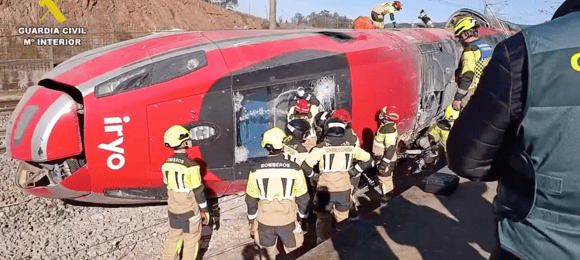 39 osób nie żyje po wykolejeniu pociągów w Hiszpanii. Co się stało na trasie z Madrytu?