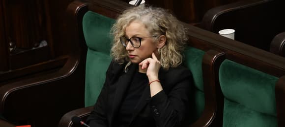 PiS krzyczał o niszczeniu narodu i Konstytucji. Rząd mówił o bezpieczeństwie i godności