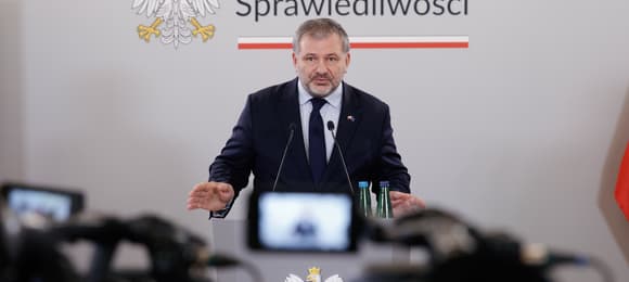 Akta Epsteina. Żurek: Mamy ślady, iż werbunek kobiet odbywał się w Polsce