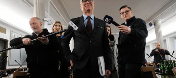 Rada u Nawrockiego. Krytyka SAFE i wezwanie Czarzastego do dymisji?