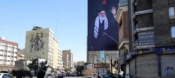 Początek uroczystości pogrzebowych Chameneiego