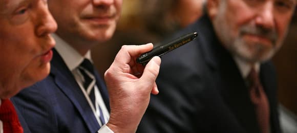 Как неубедительная атака Дональда Дака на Иран подожгла мир