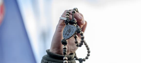 Krwawe banery i dziecko na czele. Fundacja Kai Godek znów protestowała w Gdańsku