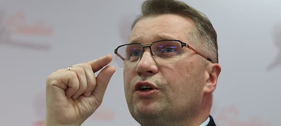 Kaczyński kusi Czarnkiem wyborców Konfederacji. Co na to sondaże?