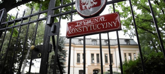 Приведение к присяге четырёх судей трибунала в четверг в 13:30.