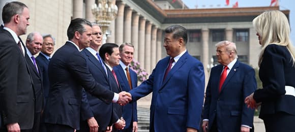 Trump w Chinach: Tajwan, Iran i niesprzedane czipy