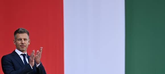 Transmisja z pałaców Orbána i obietnica „Węgier dla ludzi”. Pierwsze dni Petera Magyara na urzędzie