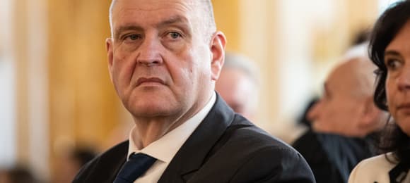 Święczkowski chce siłą zablokować nowym sędziom wejście na obrady TK