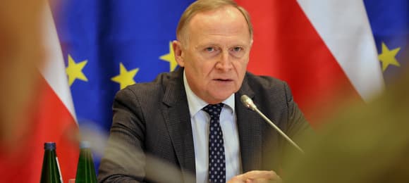Deportacja cudzoziemca za 2 h, organizacje bez czasu w reakcję. Projekt rozporządzenia MSWiA