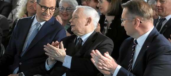 Morawiecki chce zostać „polskim Magyarem” na wspak. I rozpycha się w PiS