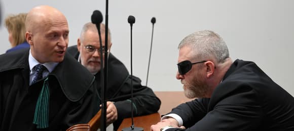 Brauna znów poniosło. Sędzia wyprosił go z sali