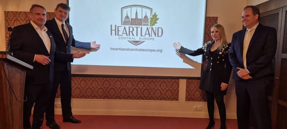Negacjoniści klimatyczni z USA idą na Europę. Zaczęli od Warszawy, pomaga im Ordo Iuris