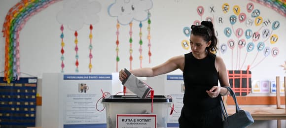 W Kosowie wygrywa partia rządząca, ale z gorszym wynikiem niż w grudniu