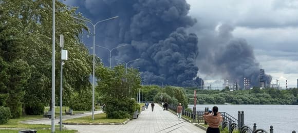 Najpierw słabnie władza, potem ludzie wychodzą na ulice