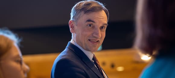 100 tys. zł kary dla Ministra Finansów. Za aferę hejterską