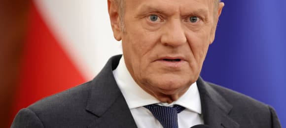 „Biedy nie ma” – mówi Tusk. Są limity zarobków lekarzy
