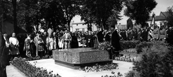 Historię Polski i Ukrainy napisali nam sanacyjni pułkownicy, komuniści i skrajna prawica