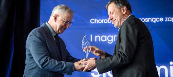 Sławomir Zagórski, dziennikarz OKO.press, z Pierwszą Nagrodą w Konkursie Kryształowe Pióro