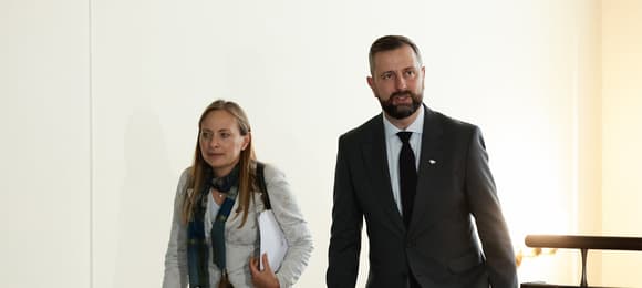 Спор по поводу краткосрочной аренды. Правительство должно было цивилизовать рынок, и оно допускает патологию