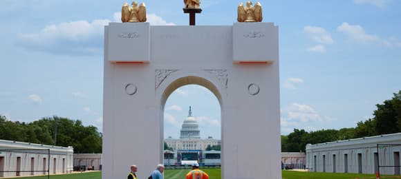 Jak Donald Trump przekłamuje historię USA na ich 250-lecie