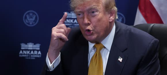 Trump zrywa porozumienie z Iranem: „Kłamcy, oszuści, chorzy ludzie"