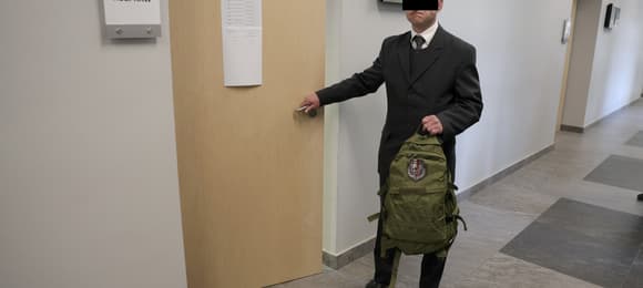 Rencista zakochany w Korwinie i „Adolf”. Oto, kto naszedł biuro ukraińskiej firmy w Poznaniu