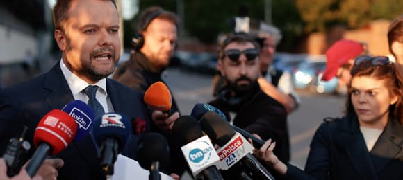 PiS odwleka decyzję o usunięciu Morawieckiego — sprawa trafi do sądu partyjnego