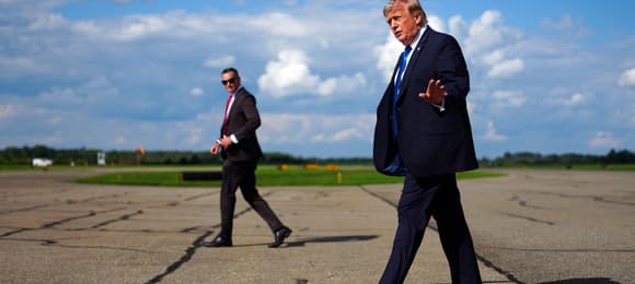 "For the good of the world". Trump stops attack on Iran