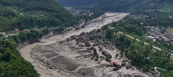 Błyskawiczna powódź w Nepalu. Setki osób zaginionych